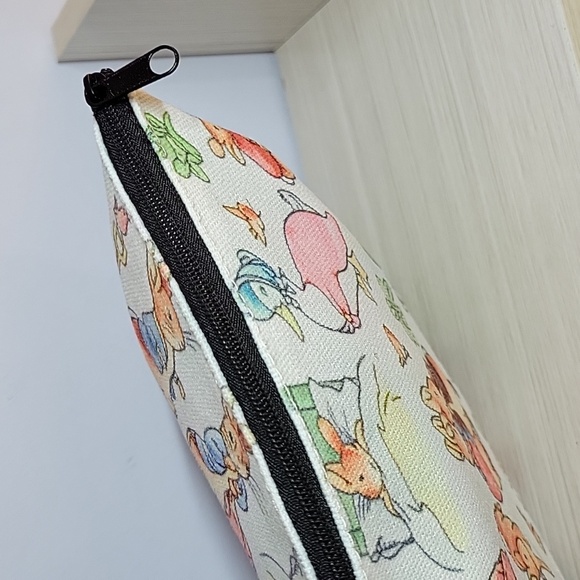 PETER RABBIT ZIPPERED POUCH - Picture 4 of 4